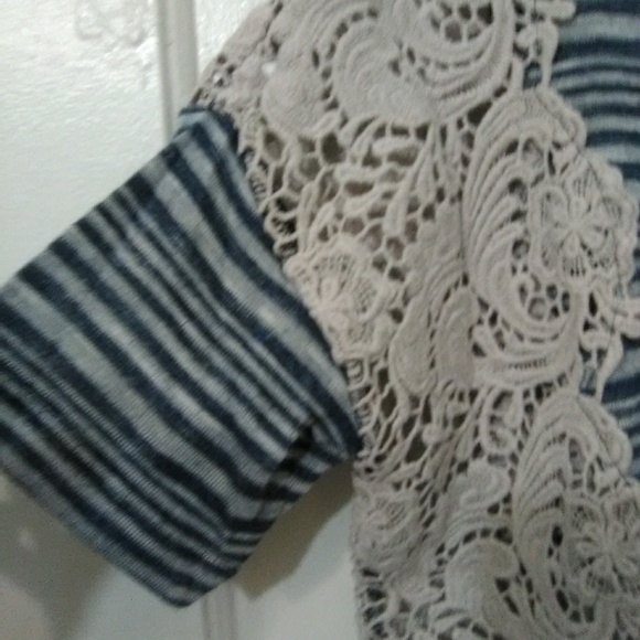 SOLDWe the free top - Picture 3 of 5